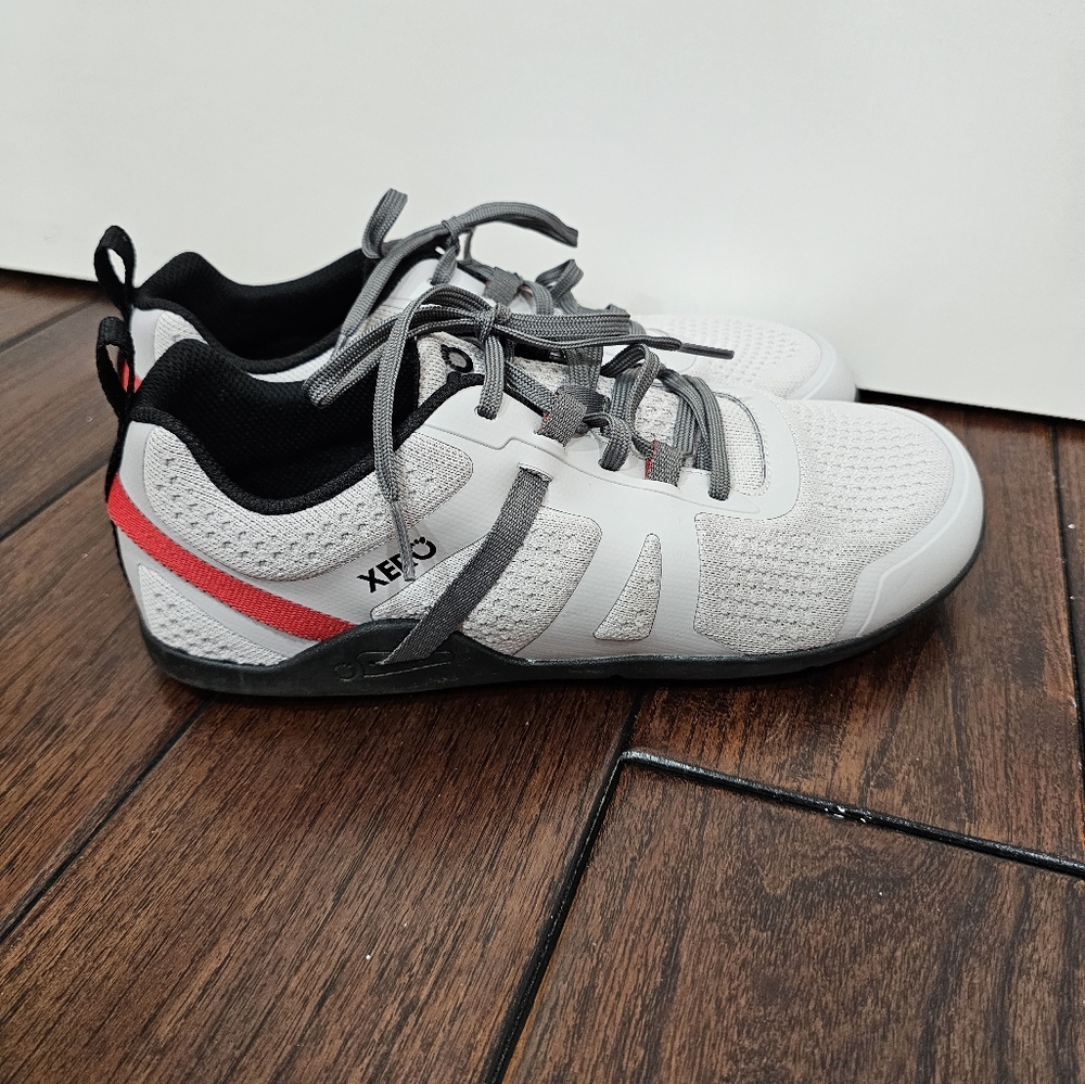 Xero White and Gray Athletic Shoes Men's